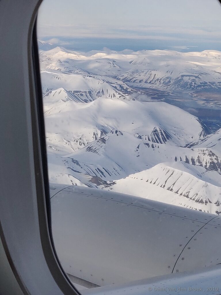 Svalbard in June - Magnificent views from the airplane
