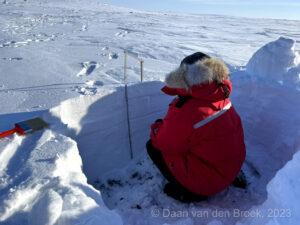 Arctic Snow School featured image - Daan van den Broek in a snow pit